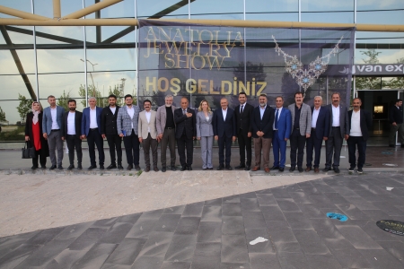 <br />
<b>Notice</b>:  Undefined index: tag in <b>/home/usfuar/public_html/app/views/components/layout_18/layout_18_view.php</b> on line <b>36</b><br />
